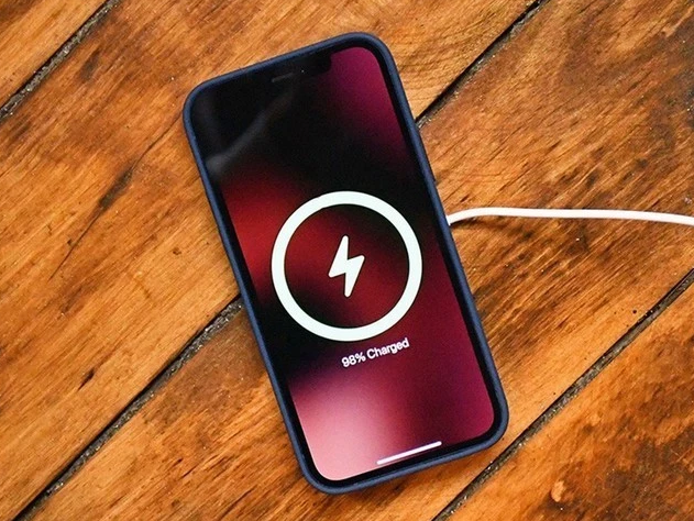 合阳苹果手机维修分享iPhone 12可以随便充电吗 